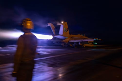 Trump afirma que Estados Unidos puede sostener ataques contra Irán por más de cuatro o cinco semanas