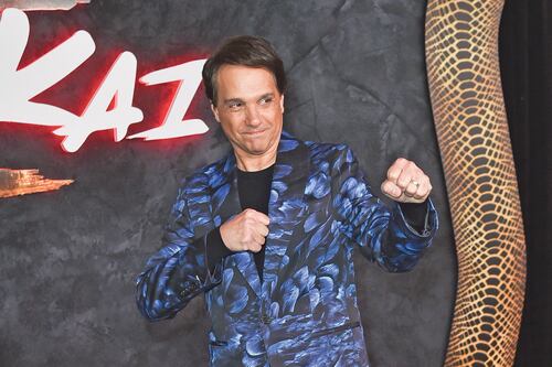 Feliz Ralph Macchio con el cierre de su personaje en el final de Cobra Kai