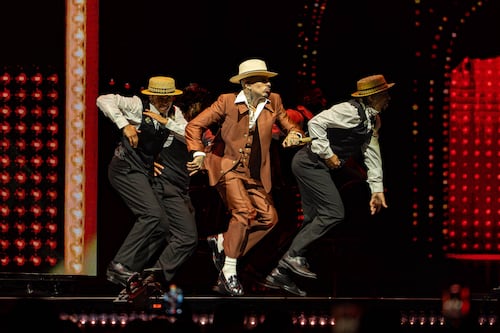 Joven cae en esquema de fraude de $300 al intentar comprar taquillas para concierto de Rauw Alejandro