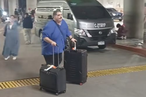 Graban al cantante Maelo Ruiz en el aeropuerto La Aurora