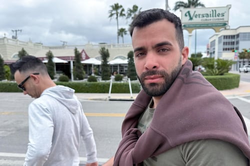 Activista en Miami niega vínculo con lancha baleada por autoridades cubanas