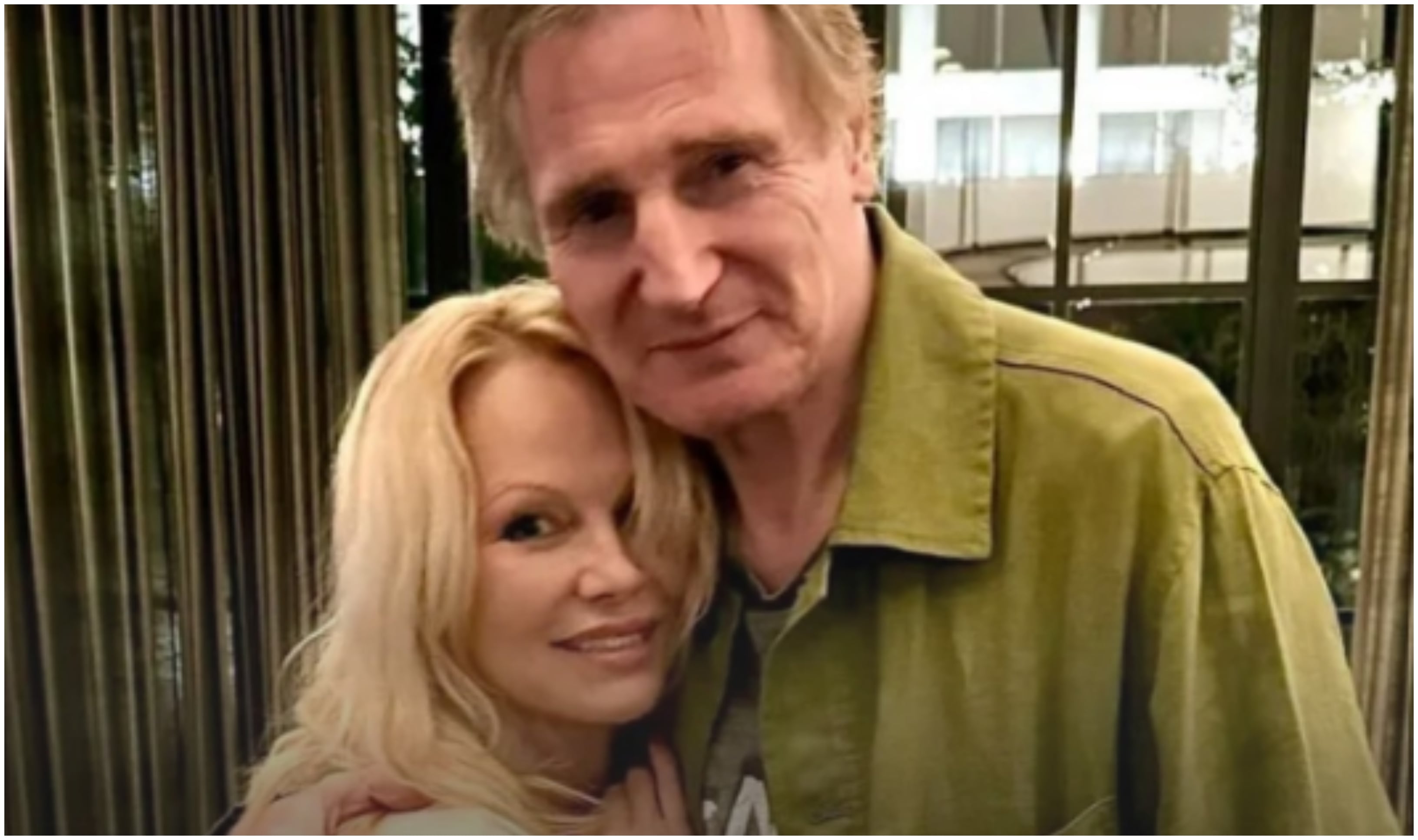 Liam Neeson y Pamela Anderson posaron junto a sus respectivos hijos