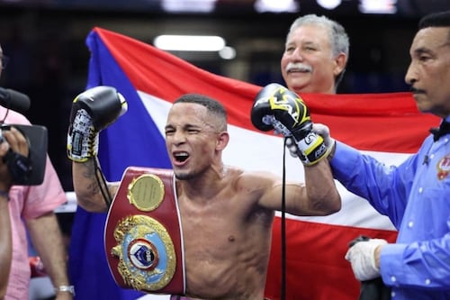 René “El Chulo” Santiago retiene sus títulos mundiales tras imponerse en Japón