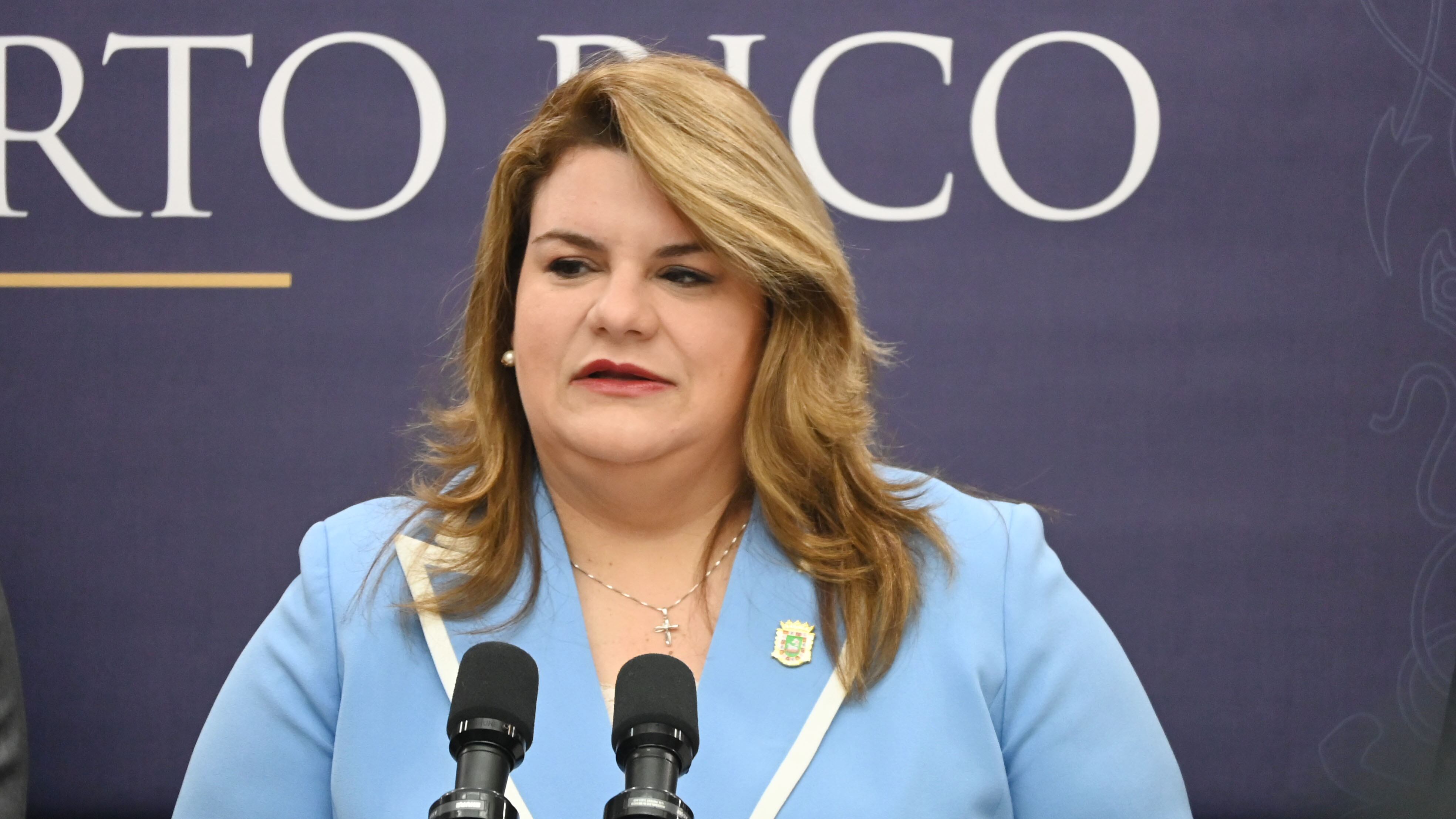 Amazon y el gobierno anuncian acuerdo para entrenamiento tecnológico a la población interesada.