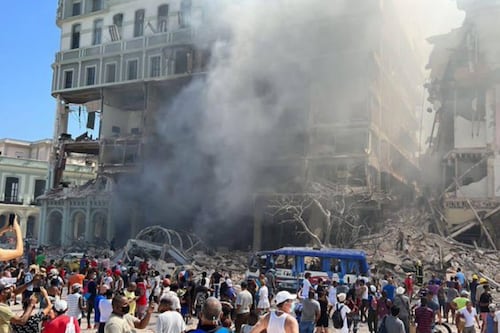 Fuerte explosión destruye Hotel Saratoga de La Habana y deja 8 muertos; AMLO mantiene gira en Cuba 