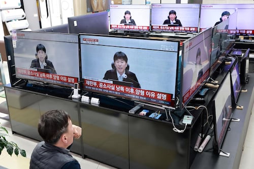 Tribunal de Corea del Sur condena a cadena perpetua al expresidente por insurrección