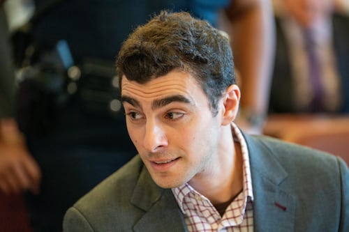 Defensa de Mangione alega conflicto de intereses de la fiscal general en caso UnitedHealthcare