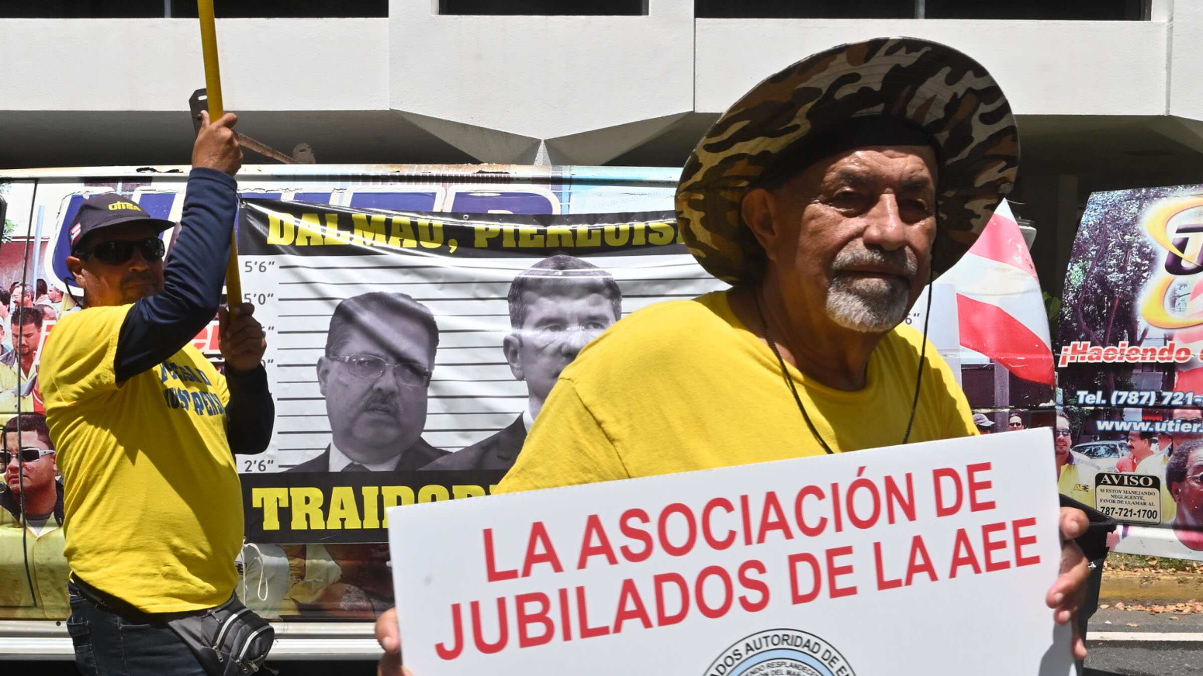 Grupo de jubilados y trabajadores de la AEE protestan contra el Plan de Ajuste de la Deuda de la AEE