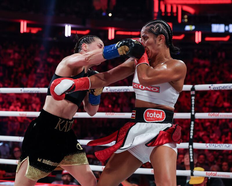 Katie Taylor vence a Amanda Serrano y cierra la trilogía histórica.