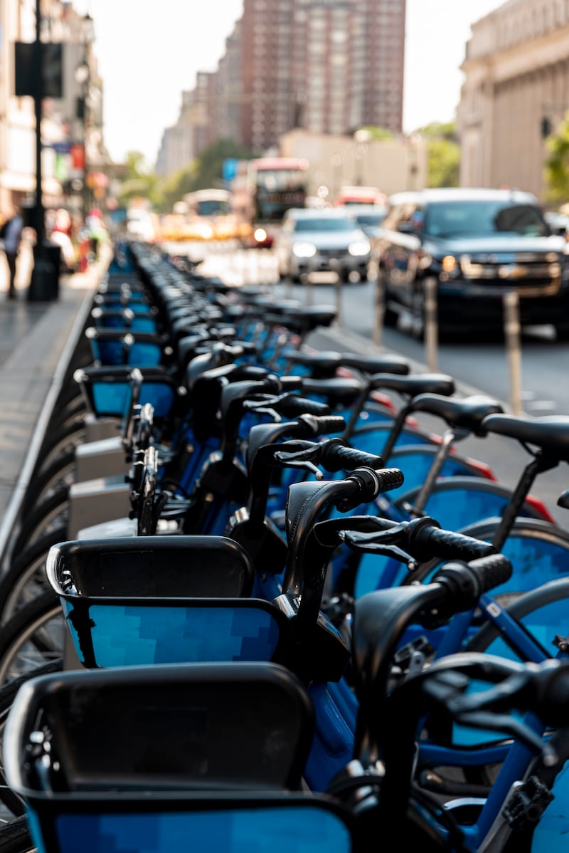 La iniciativa global invita a repensar nuestra relación con el automóvil y a promover formas de movilidad más saludables y sostenibles. Foto: Freepik.