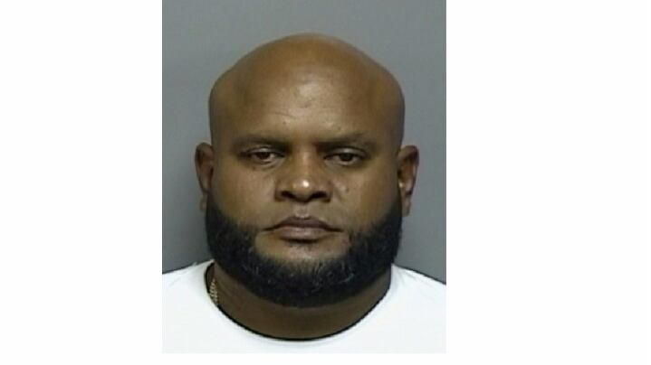 Charlie M. Báez Navarro.