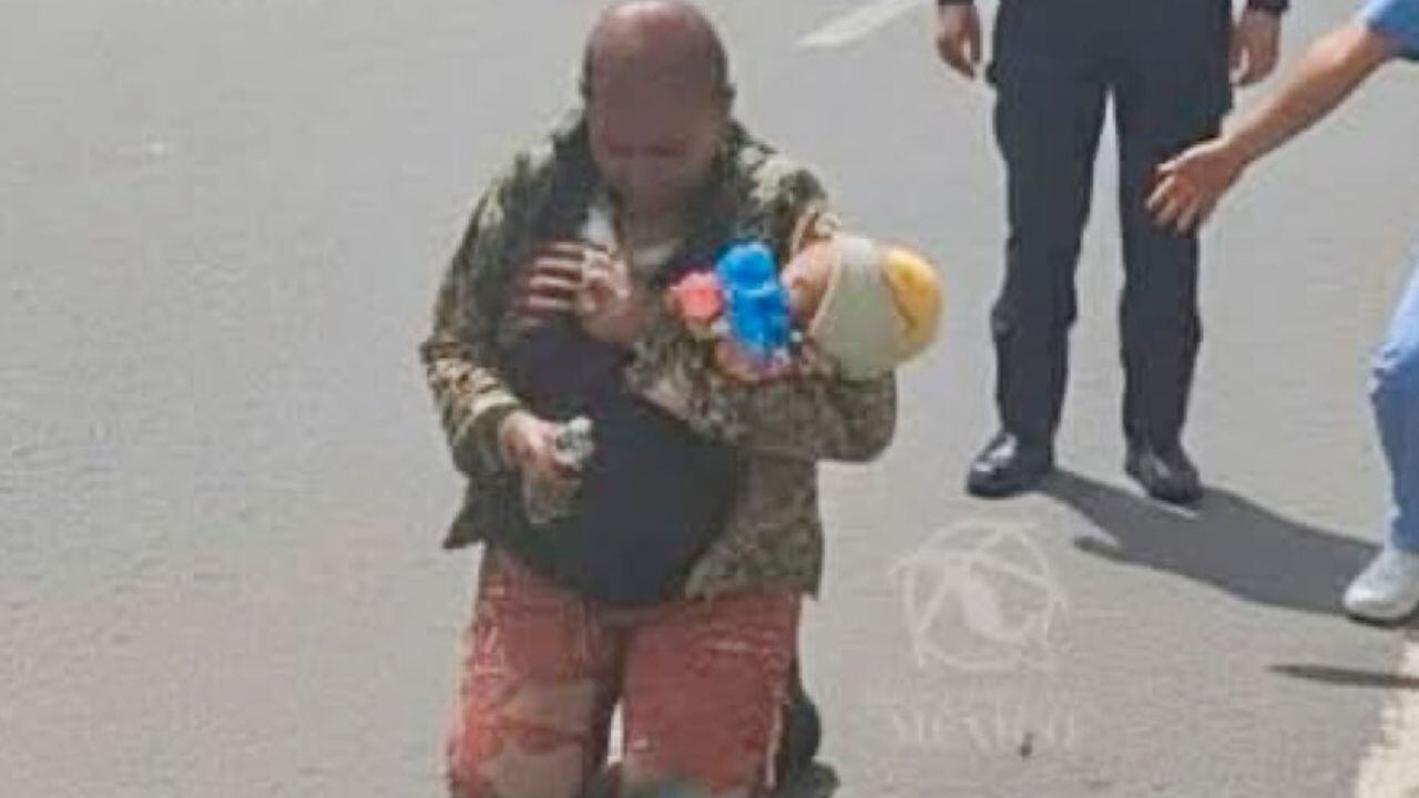 En redes sociales se reveló la identidad de la mujer que protegió a su bebé de la explosión, con el cuerpo.