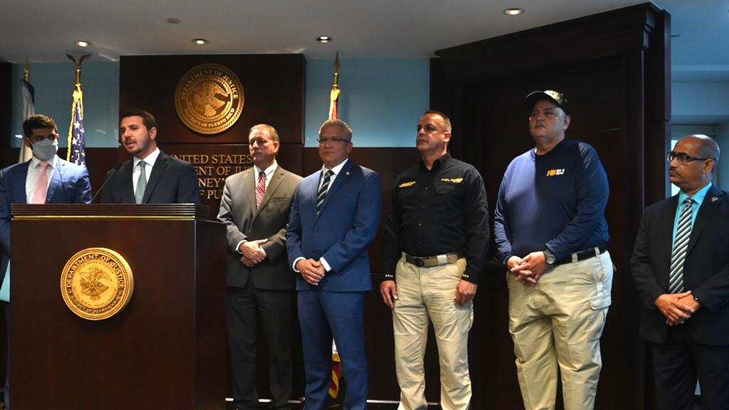 Autoridades estatales y federales sobre caso de los muelles