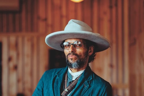 Draco Rosa estrena “Montserrat”