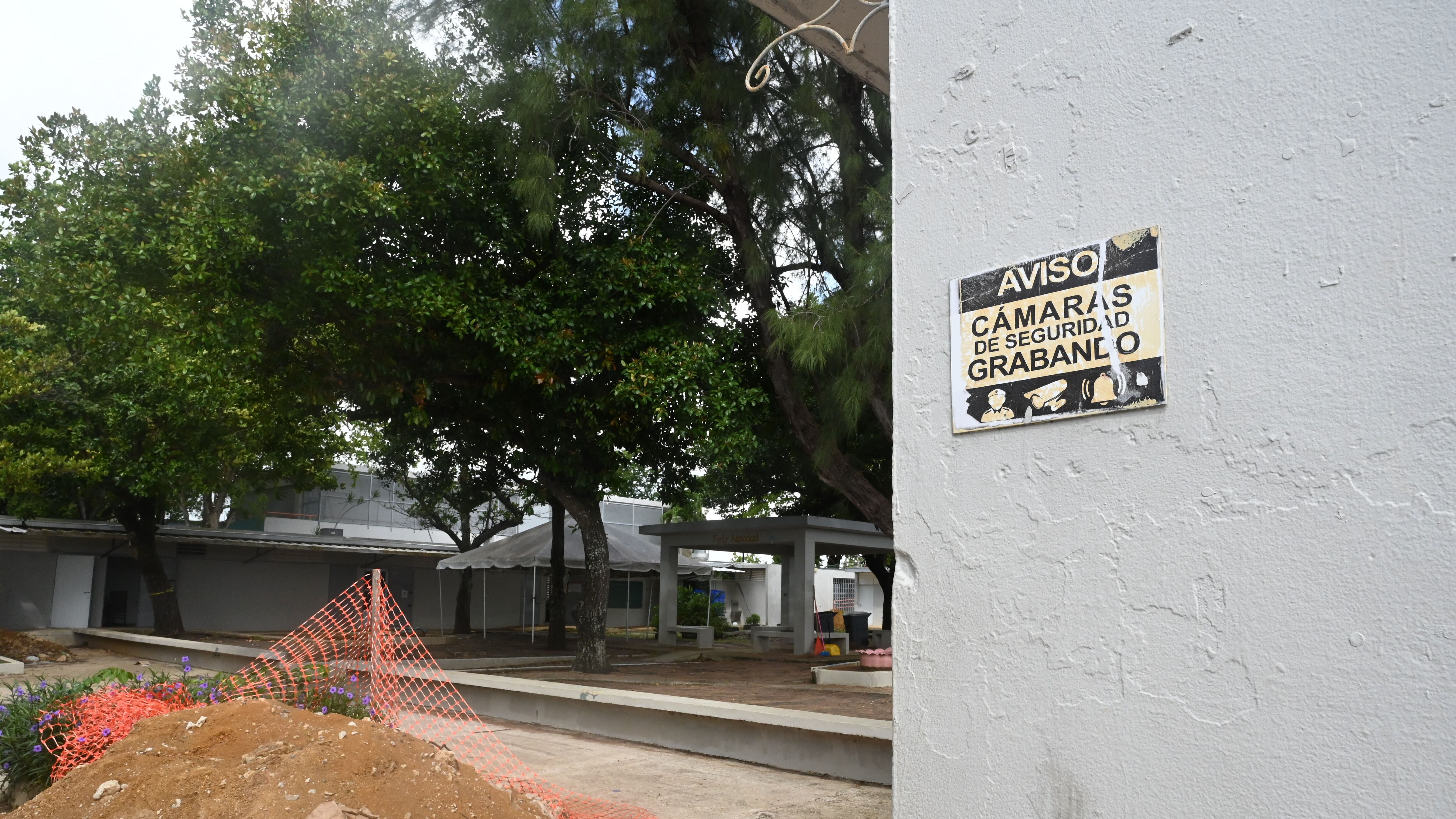 Escuela Cristóbal Colón. Dias antes del comienzo de clases .