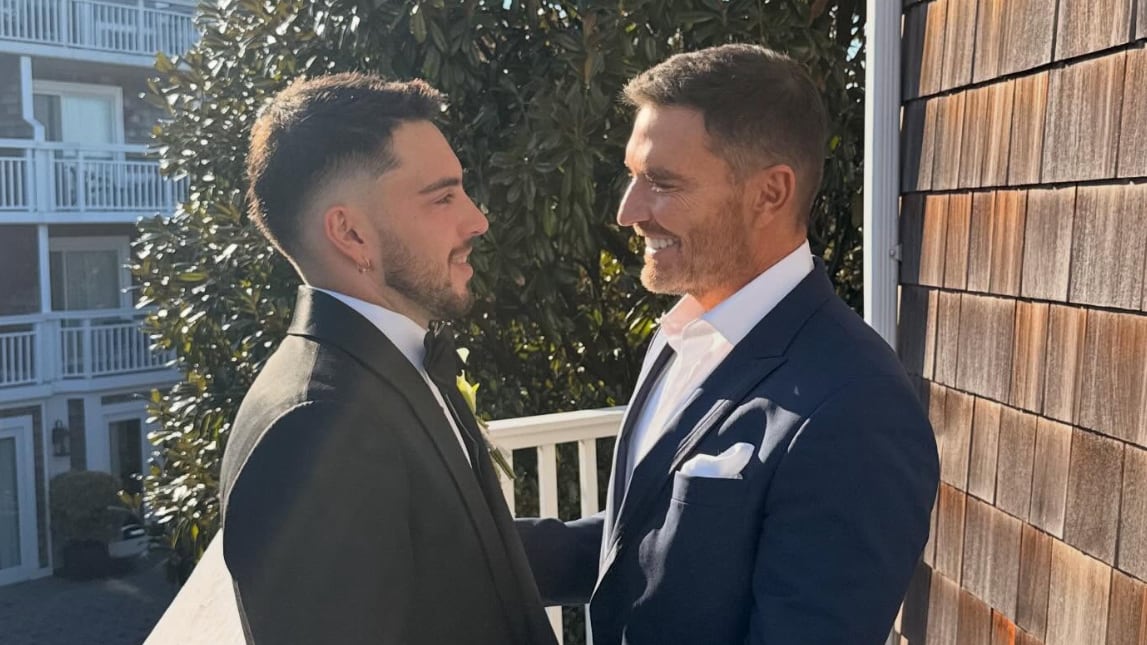 Julián Gil celebra la boda de su hijo con emotiva publicación en redes sociales