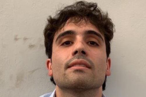 Autoridades mexicanas detienen a Ovidio Guzmán, hijo de “El Chapo”, tras enfrentamientos y narcobloqueos