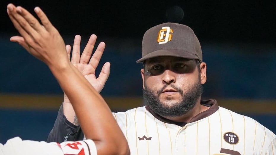 Andrés Santiago lanzador de los Guapos de Dorado