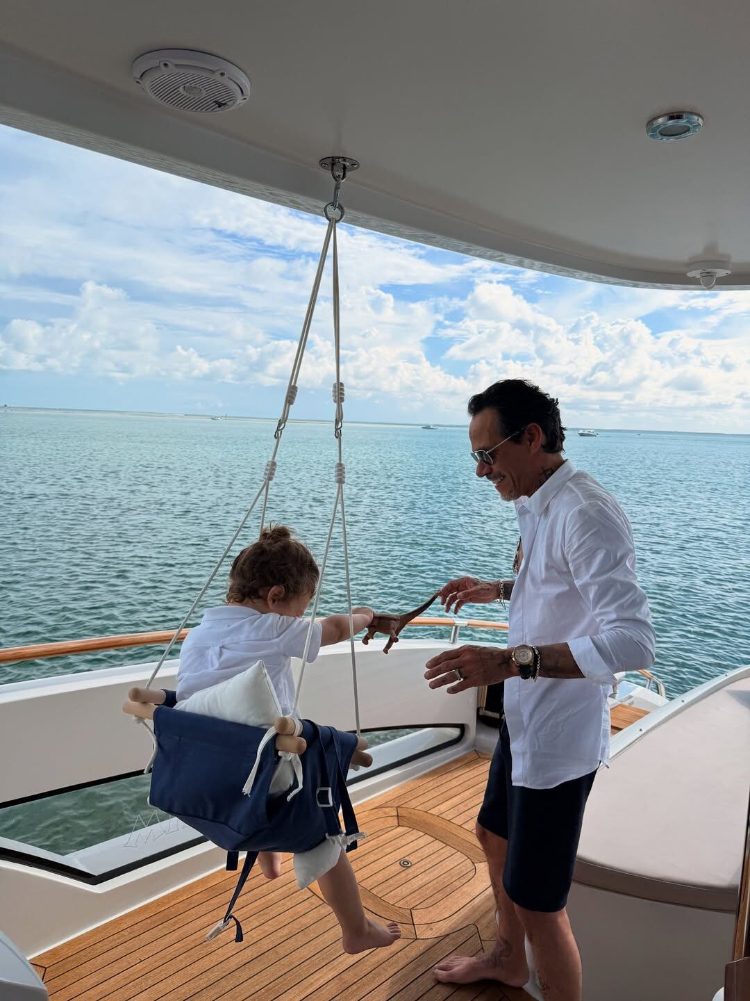 Instagram: @nadiaferreira