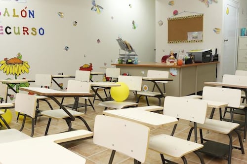 Educación promete inyección de fondos tras cierre temporal de academia de educación especial en Arecibo