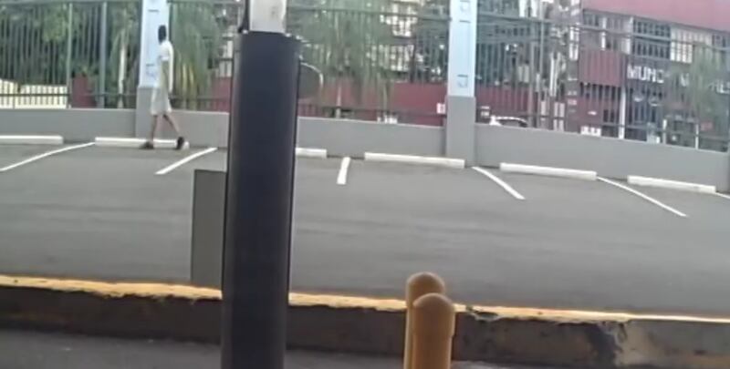 Buscan a este hombre por asesinato y varios robos y ‘carjackings’ en Arecibo, Caguas y Bayamón.