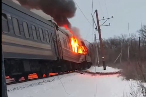 Ucrania llora a los muertos del último ataque ruso a un tren de pasajeros