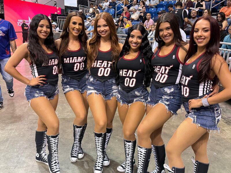 El partido entre los Miami Heat y Orlando Magic en el Coliseo de Puerto Rico.