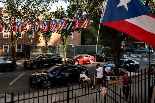 Familias puertorriqueñas temen ser desplazadas por la privatización de la administración de edificios de vivienda pública en Nueva York