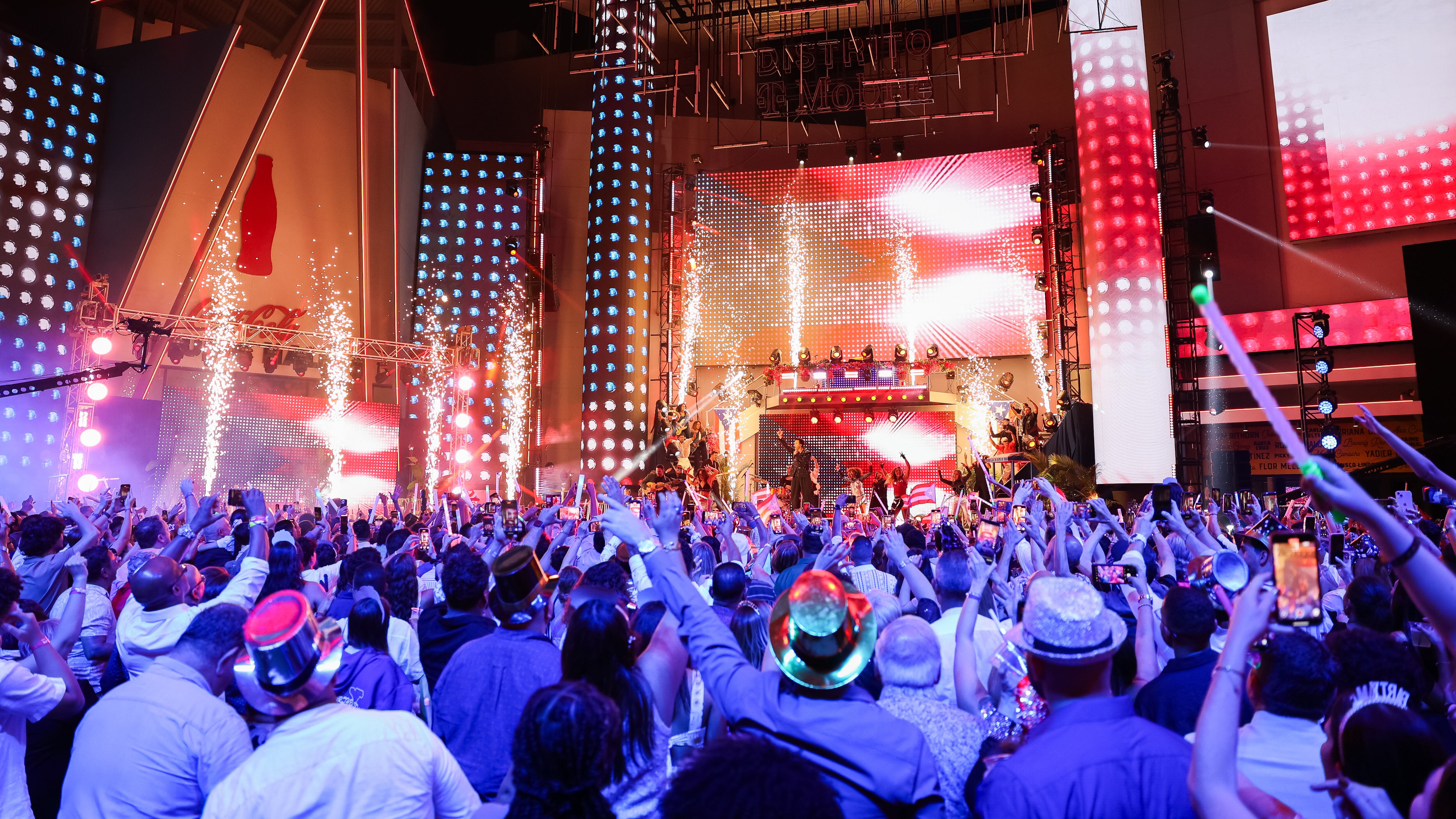 FOTOS: Así se celebró la despedida de año en el Distrito T-Mobile