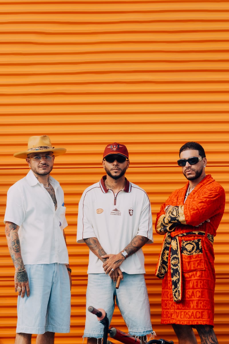 Ryan Castro y Kapo sorprenden a sus fanáticos con el estreno del video de “La Villa”