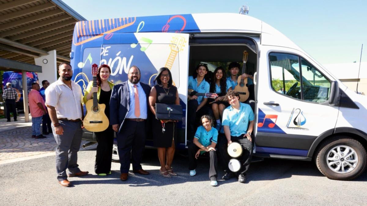 Nuevas guaguas de pasajeros para escuelas especializadas.