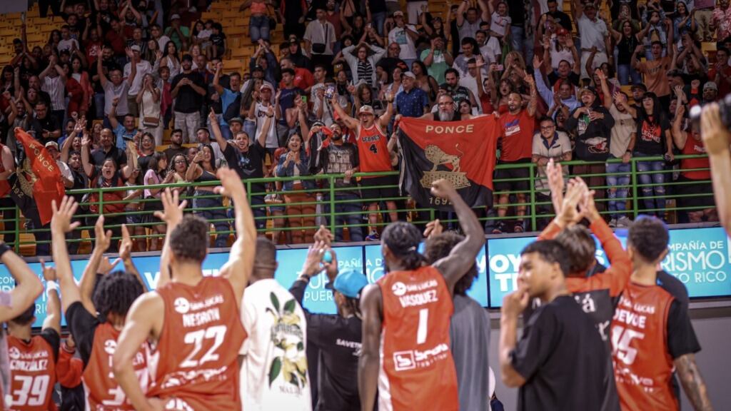 Los Leones de Ponce vencieron a los Indios de Mayagüez.