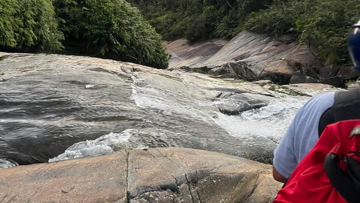 Rescatan cuerpo de turista en Naguabo.