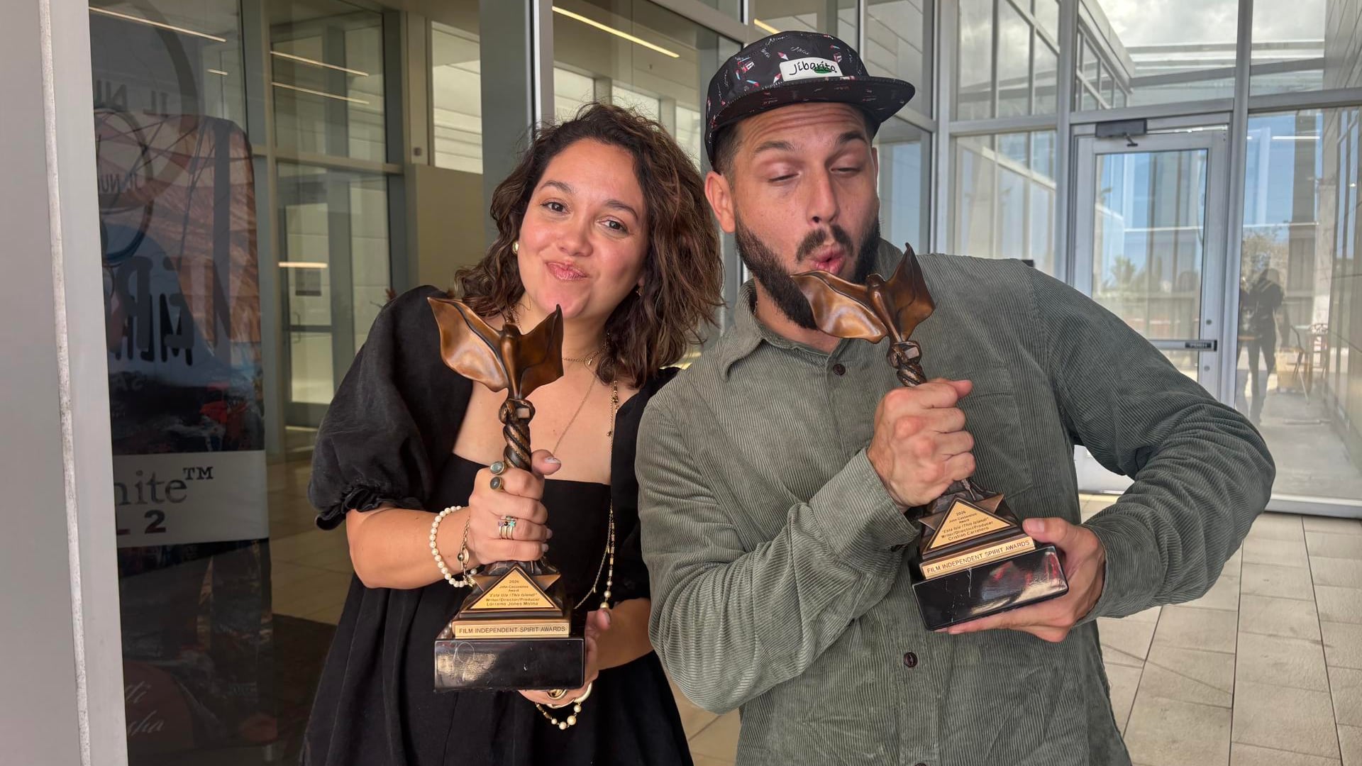 Los directores de la película 'Esta Isla', Lorraine Jones Molina y Cristian Carretero