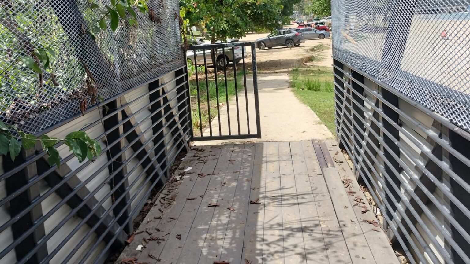 DRNA anuncia mantenimiento a puente peatonal en balneario La Monserrate en Luquillo