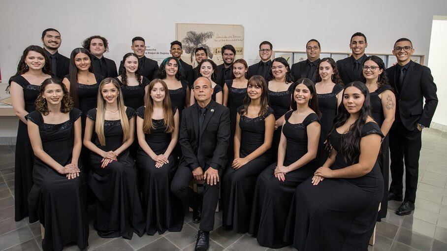 Coro del Recinto Universitario de Mayagüez.