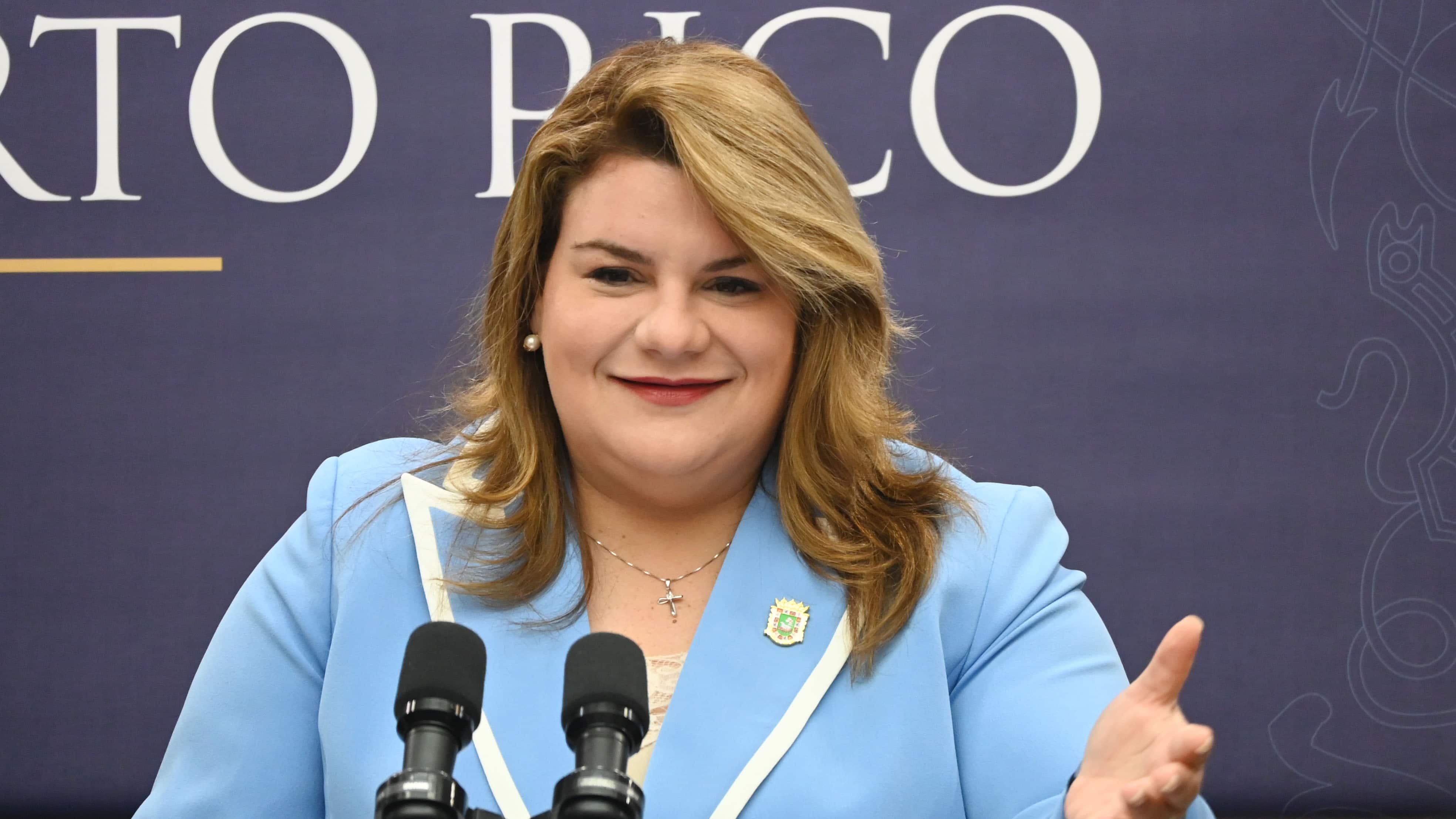 Amazon y el gobierno anuncian acuerdo para entrenamiento tecnológico a la población interesada.