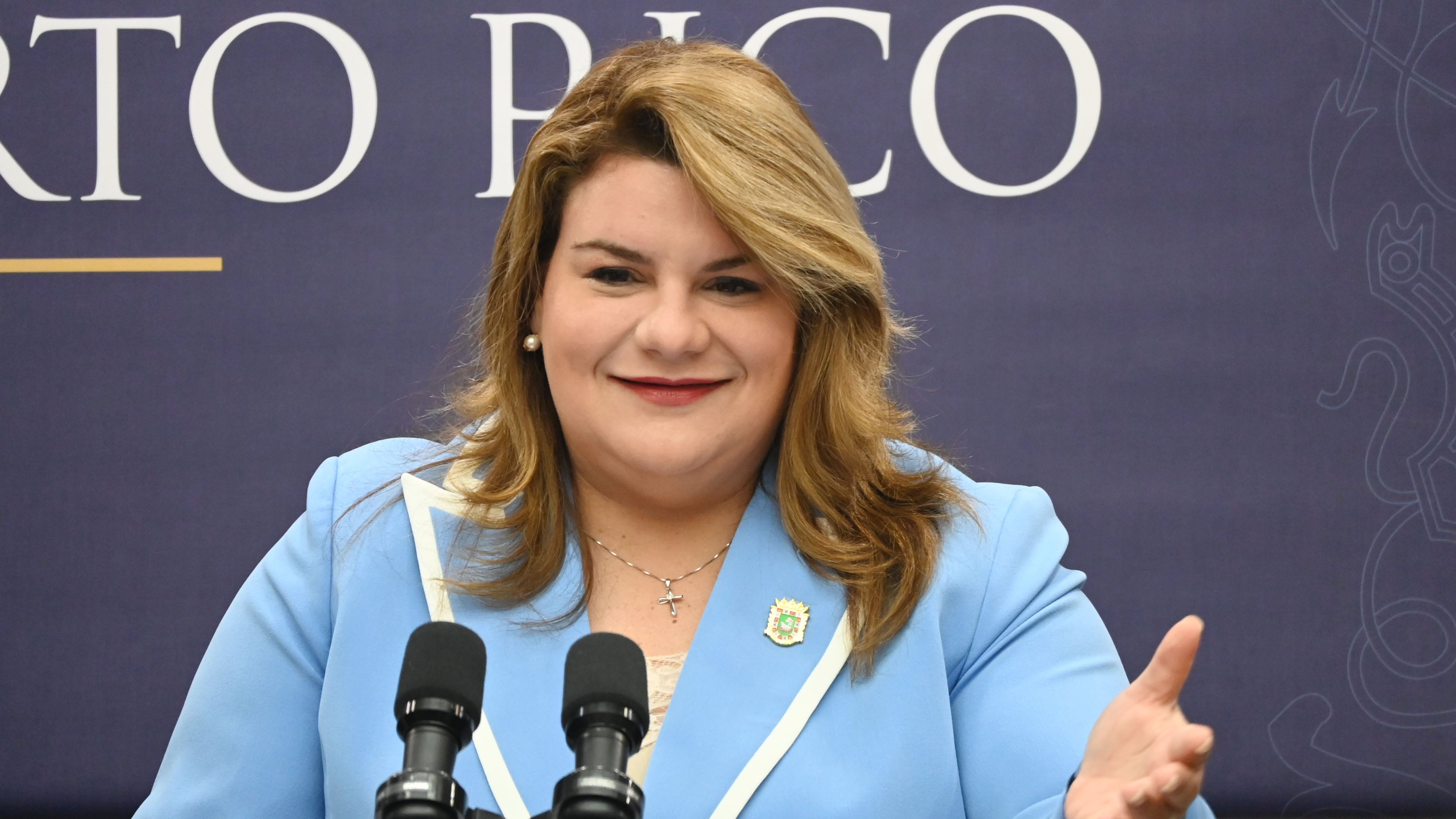 Amazon y el gobierno anuncian acuerdo para entrenamiento tecnológico a la población interesada.