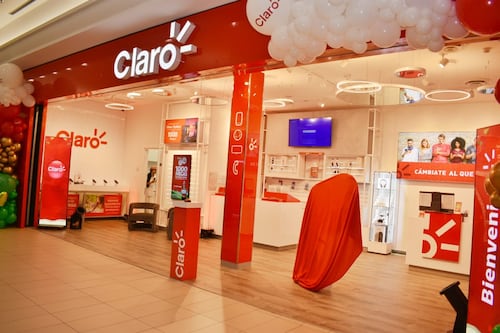 Claro inaugura localidad en “The Outlets at Montehiedra”