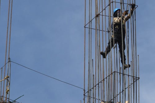 Task Force de Permisos entrega informe con 17 recomendaciones para reformar el sistema regulatorio