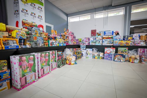Entregan más de 1,300 juguetes en celebración de Reyes Magos en Ceiba