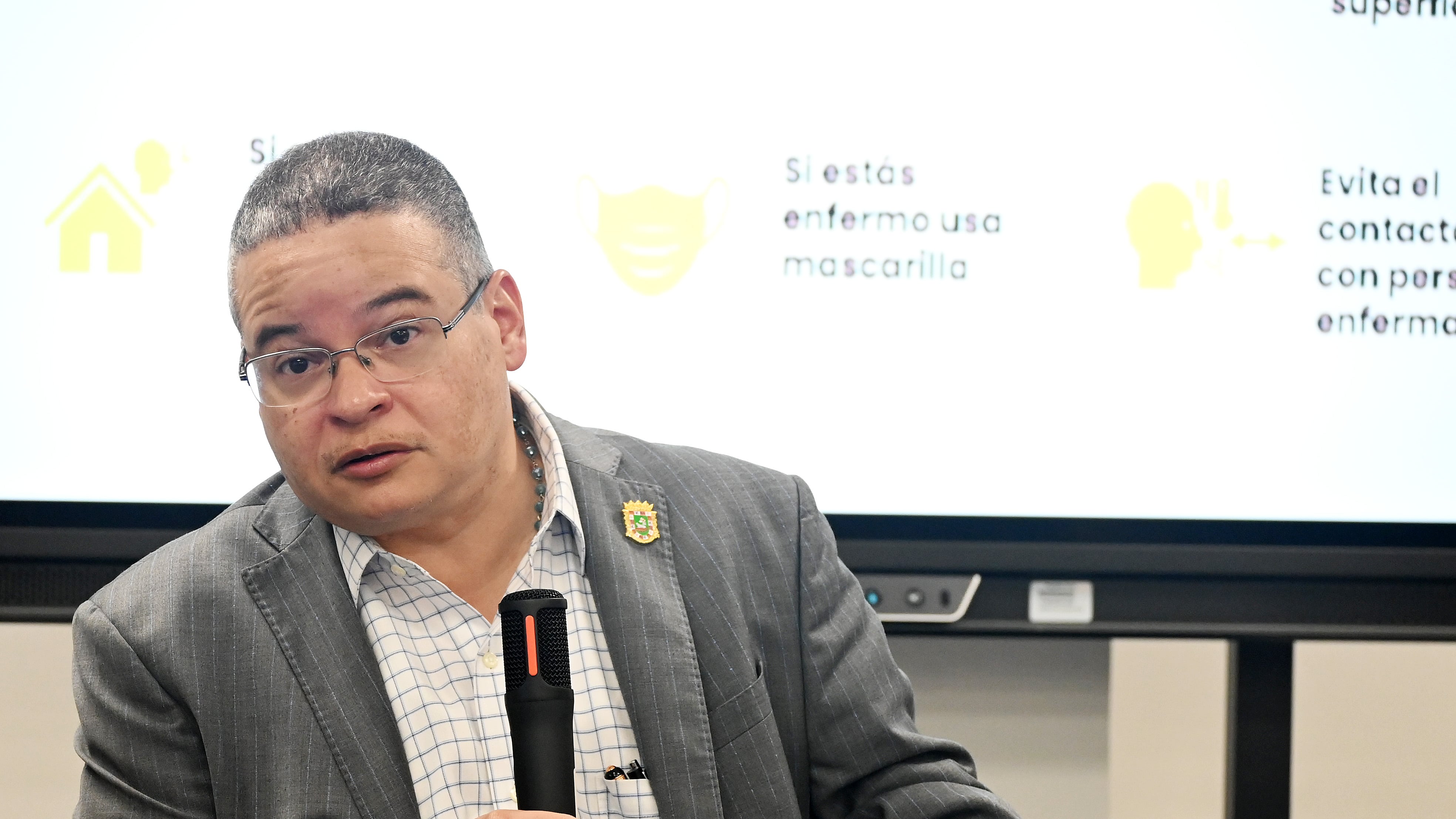 Dr. Victor Ramos, Secretario de Salud, ofrecen información sobre cómo va la epidemia de Influenza en Puerto Rico.