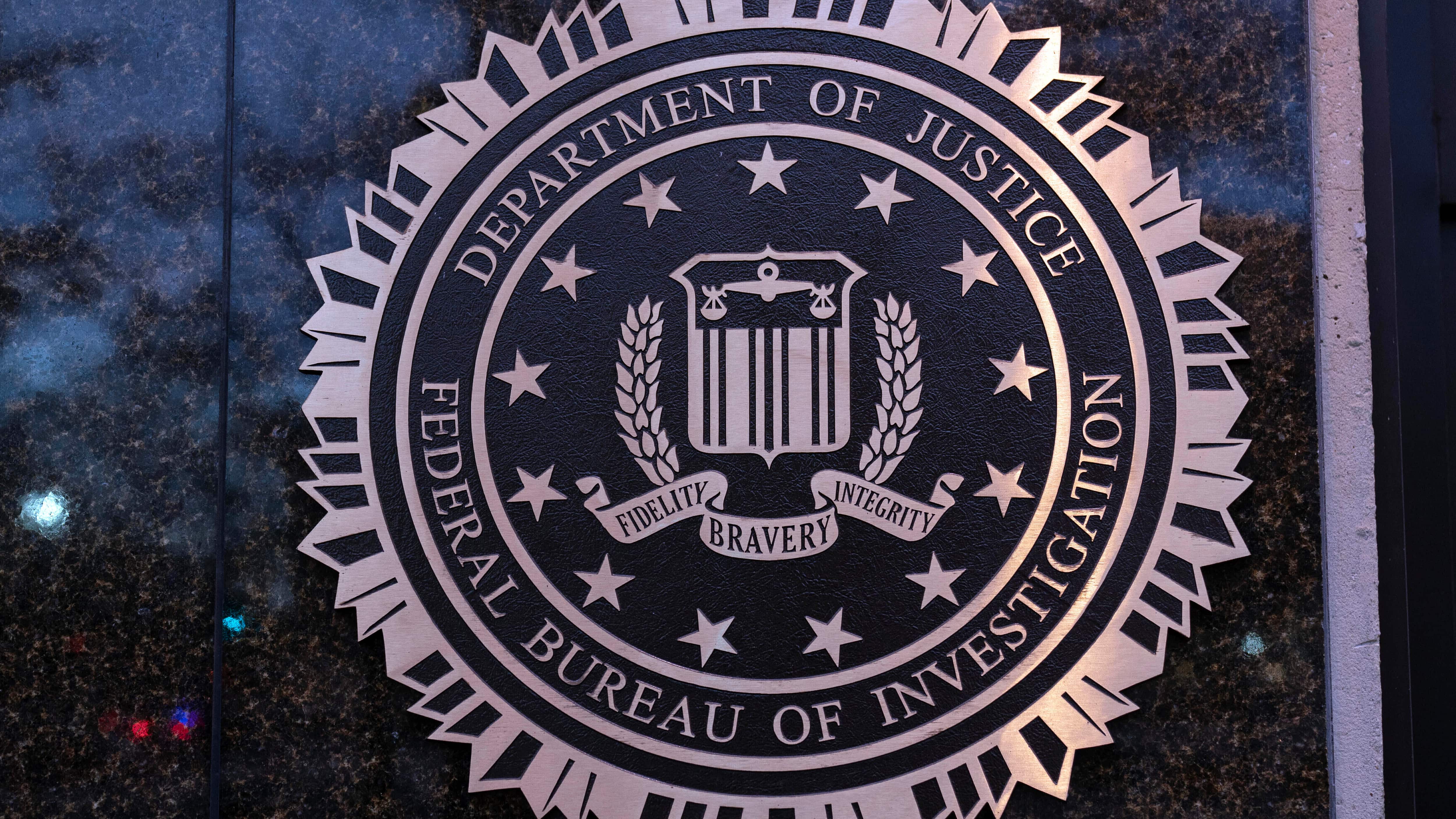 El FBI halla 150 bombas caseras en una casa en Virginia