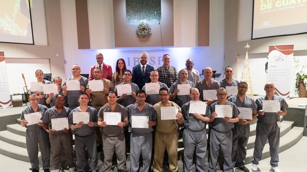 Bautizan confinados como parte del Proyecto M419 en Guayama.