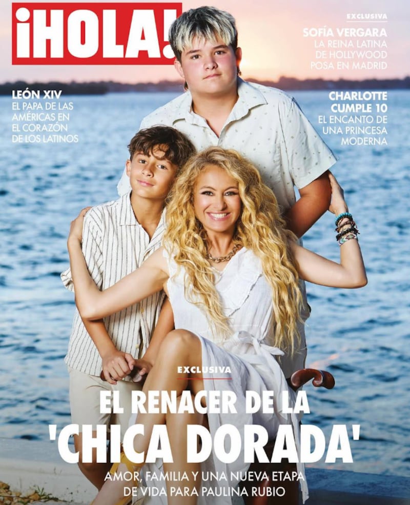 Paulina Rubio protagoniza portada de HOLA! junto a sus hijos