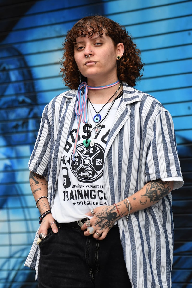 La historia de Skyler Miguel Santiago Laboy refleja la realidad de muchas personas LGBT+ que se enfrentan a un sistema que pocas veces les comprende o le brinda el apoyo que necesitan.
Foto por Ana María Abruña Reyes | Todas | todaspr.com