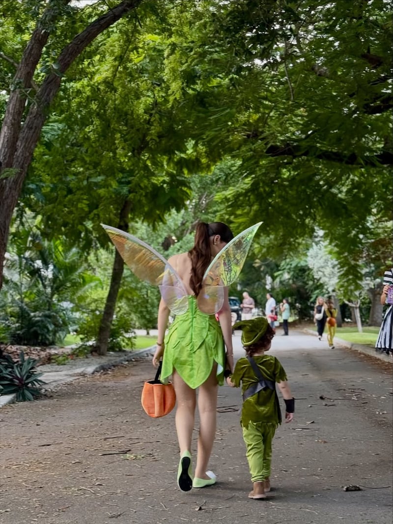 Nadia Ferreira celebra Halloween por "adelantado" junto a su hijo