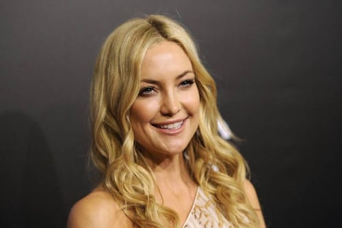 Critican el “horrible” vestido de Kate Hudson en los SAG Awards