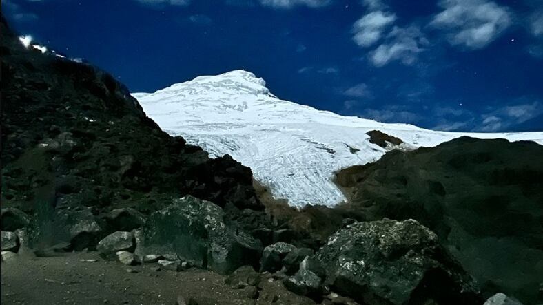 Personas desaparecidas por avalancha en el volcán Cayambe.