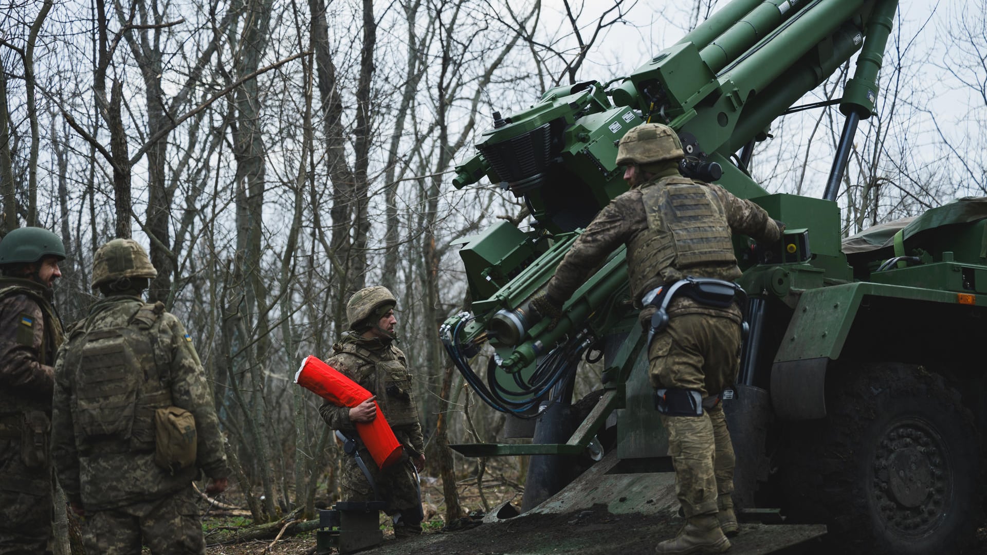 Las fuerzas ucranianas comienzan a usar exoesqueletos en el frente